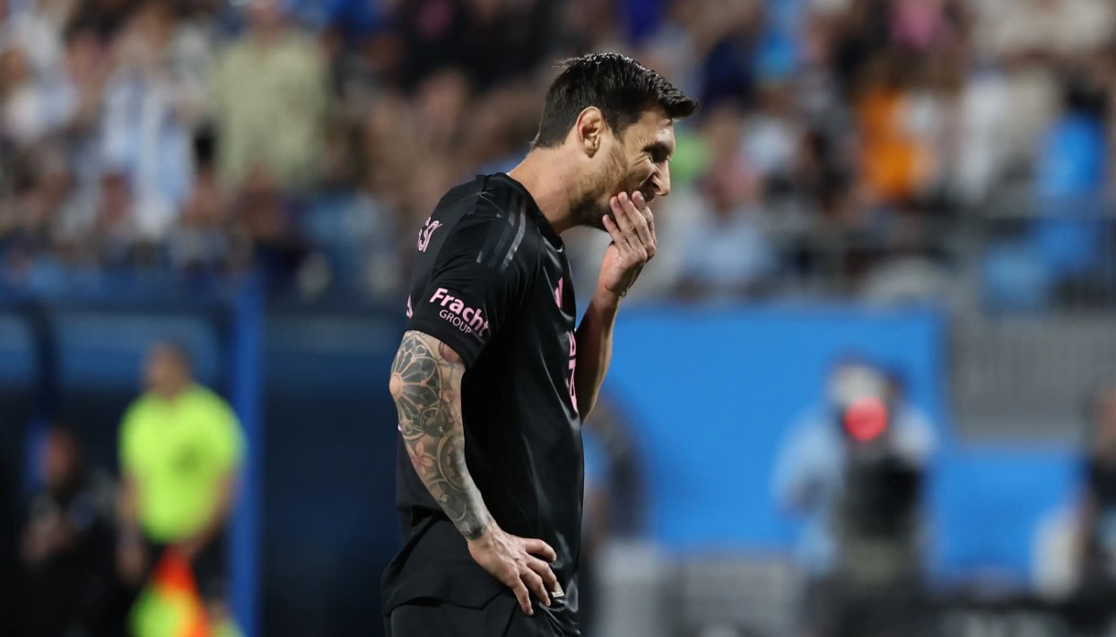 Messi Gagal Penalti Inter Miami Tumbang 0-3 dari Charlotte