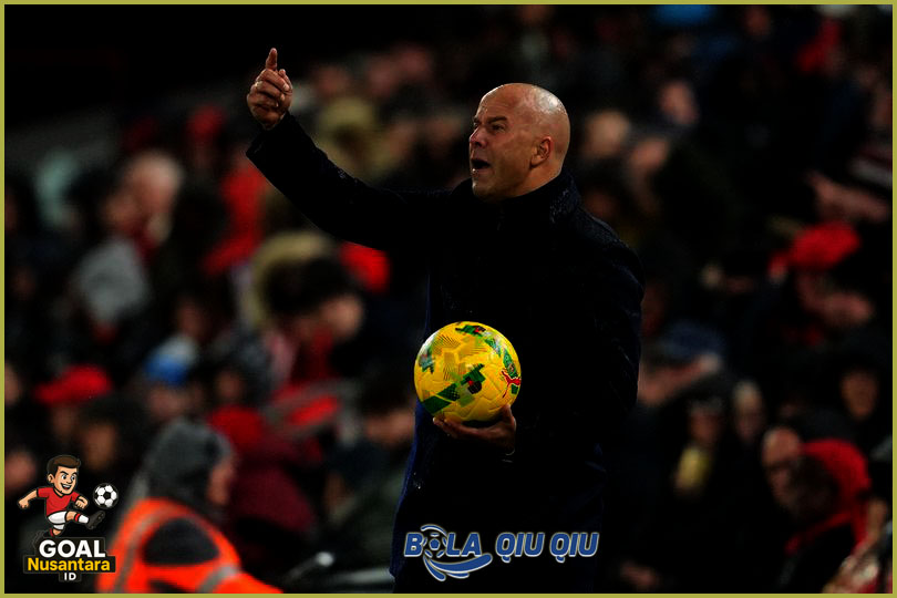 Nasib Arne Slot Terancam Usai Tumbang Dikandang Sendiri